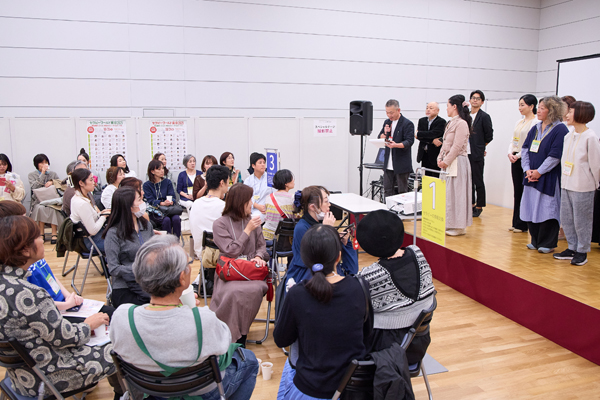 セラピスト交流会では、講師の先生やセラピストの仲間との交流をすることができた。