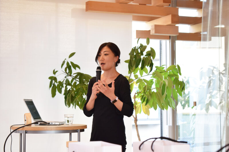 脳外科から認知症について解説する平井容子先生